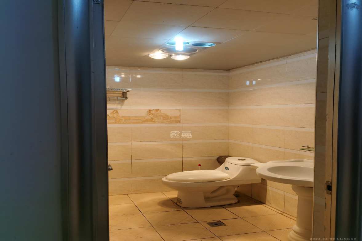 丁家高层公寓(领尚公寓) 4室2厅2卫 1850.0元/月 丁家高层公寓(领尚公寓) 4室2厅2卫 1850.0元/月室内图