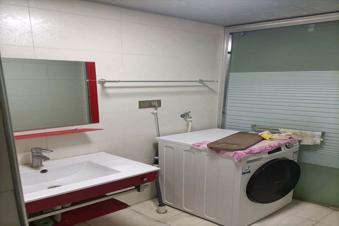 勤政小区(小科七、八、十号地)  3室2厅2卫    79.8万客厅