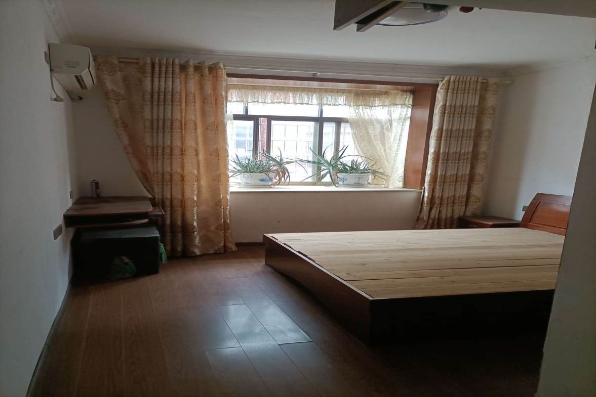 勤政小区(小科七、八、十号地)  3室2厅2卫    79.8万客厅