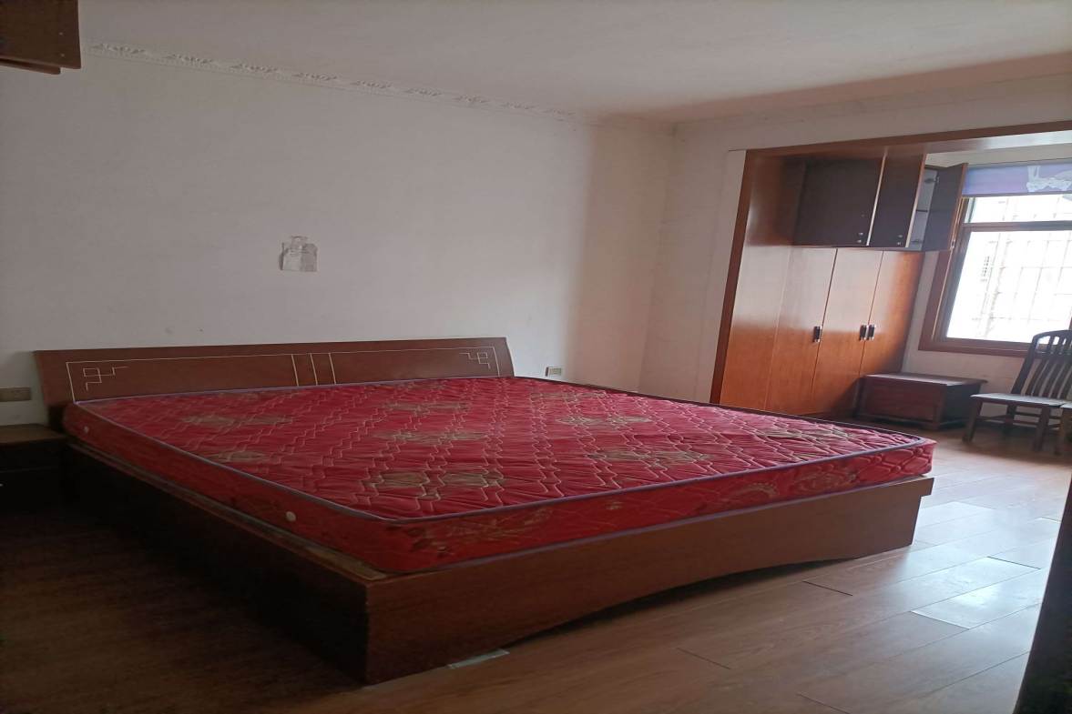 勤政小区(小科七、八、十号地)  3室2厅2卫    79.8万客厅