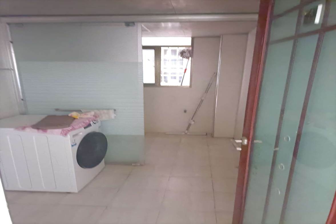 勤政小区(小科七、八、十号地)  3室2厅2卫    79.8万客厅