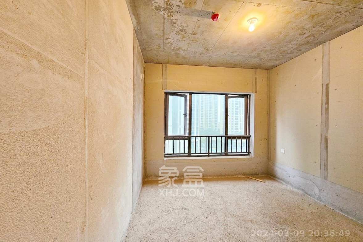 阳光城尚东湾凌云府  4室2厅2卫    2000.0元/月室内图