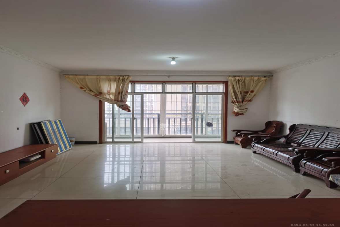 丁家高层公寓(领尚公寓) 4室2厅2卫 1850.0元/月 丁家高层公寓(领尚公寓) 4室2厅2卫 1850.0元/月室内图