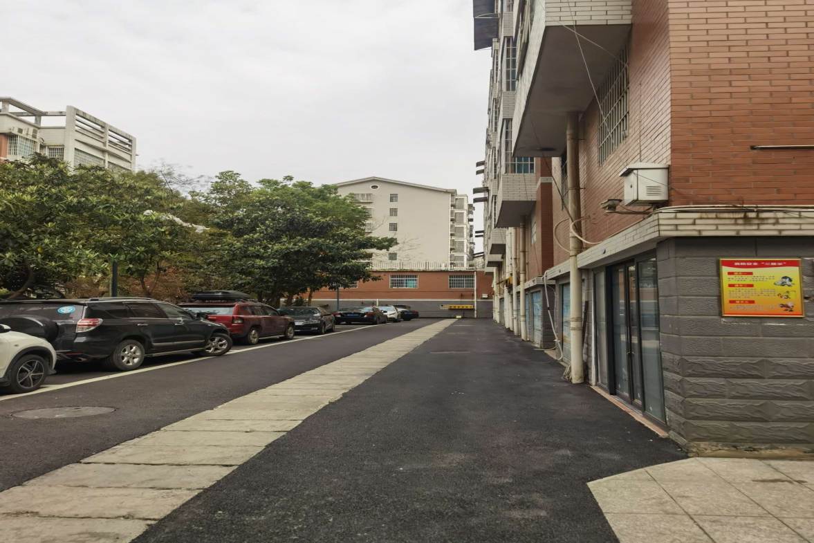 勤政小区(小科七、八、十号地)  0室0厅0卫    108.0万客厅