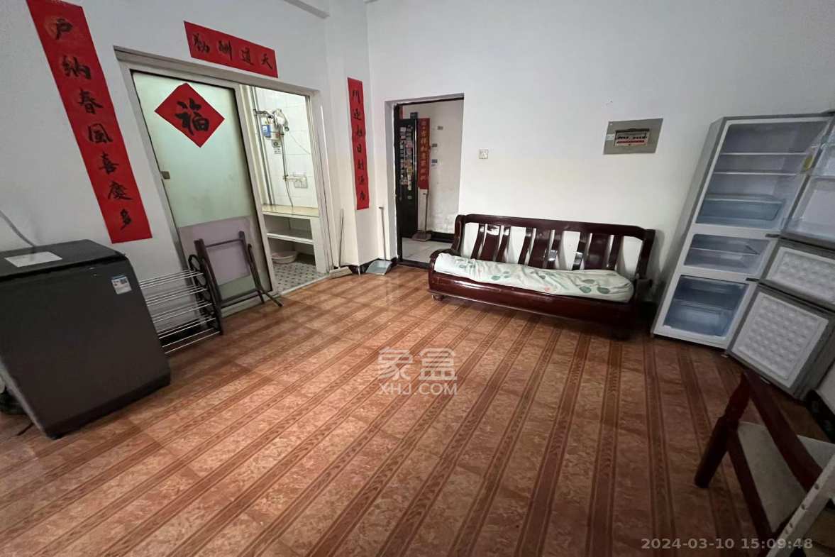 金帆江滨玫瑰园  2室2厅1卫    1500.0元/月室内图1