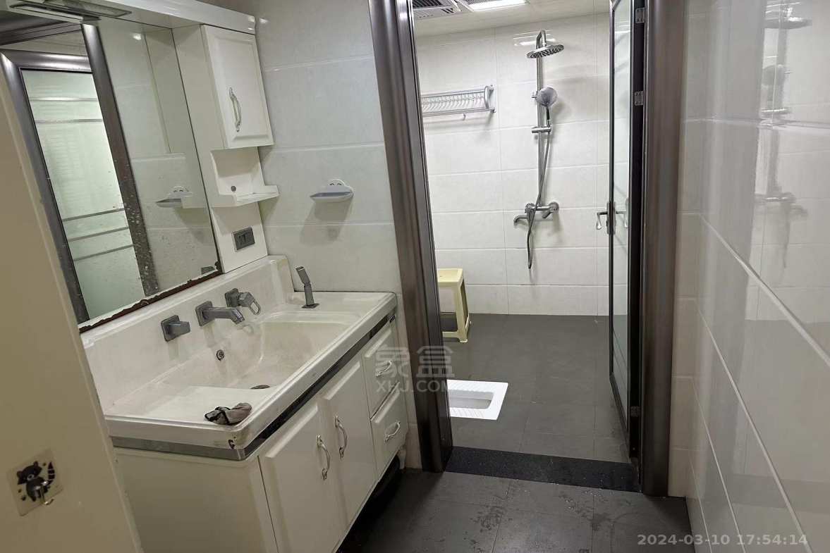 时代国际  3室2厅2卫    1800.0元/月室内图