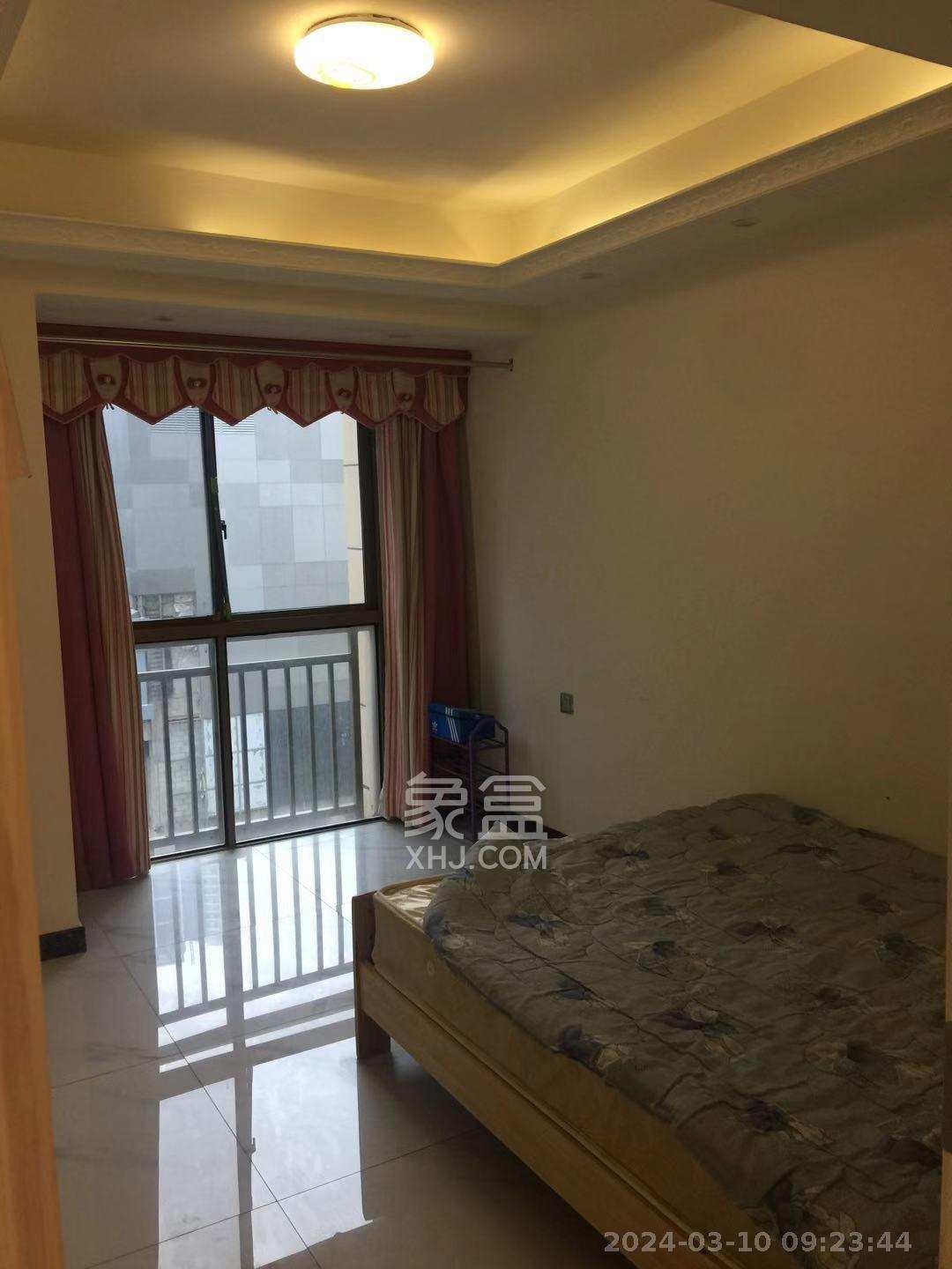 世茂铂翠湾一期  4室2厅2卫    3900.0元/月户型图