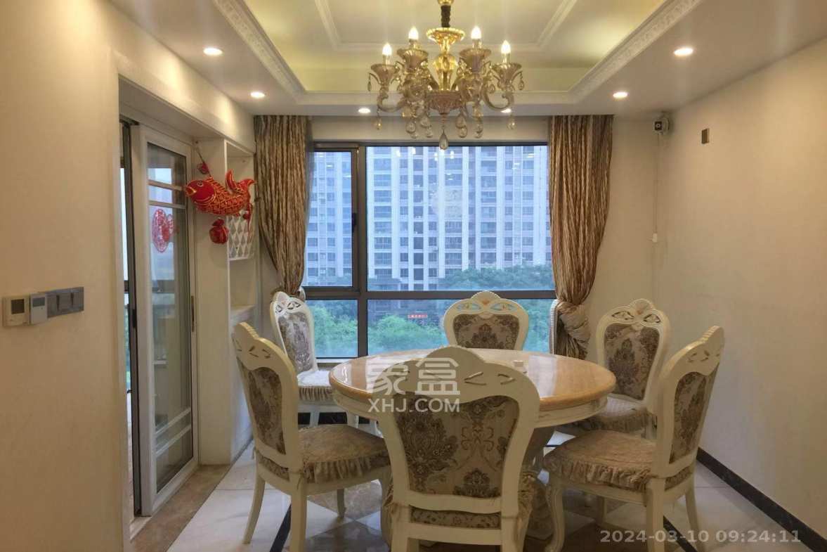 世茂铂翠湾一期  4室2厅2卫    3900.0元/月户型图