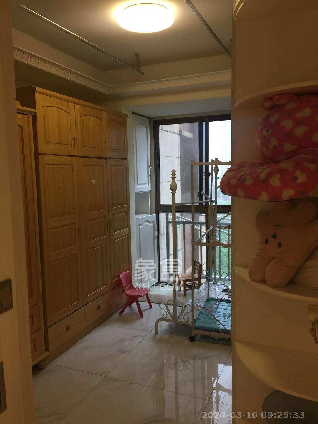 世茂铂翠湾一期  4室2厅2卫    3900.0元/月室内图