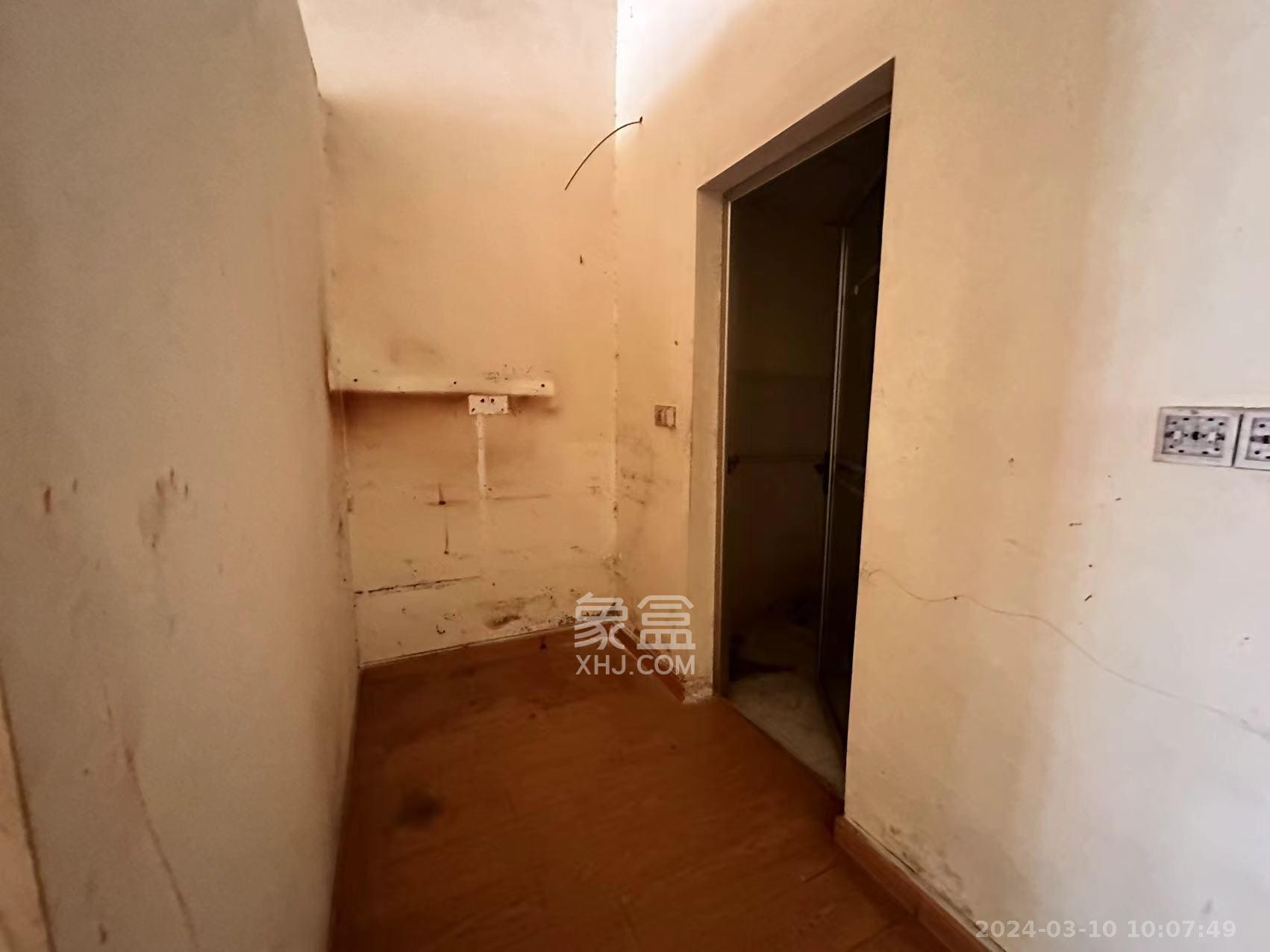 恒大名都   27.98㎡      1375.0元/月室内图