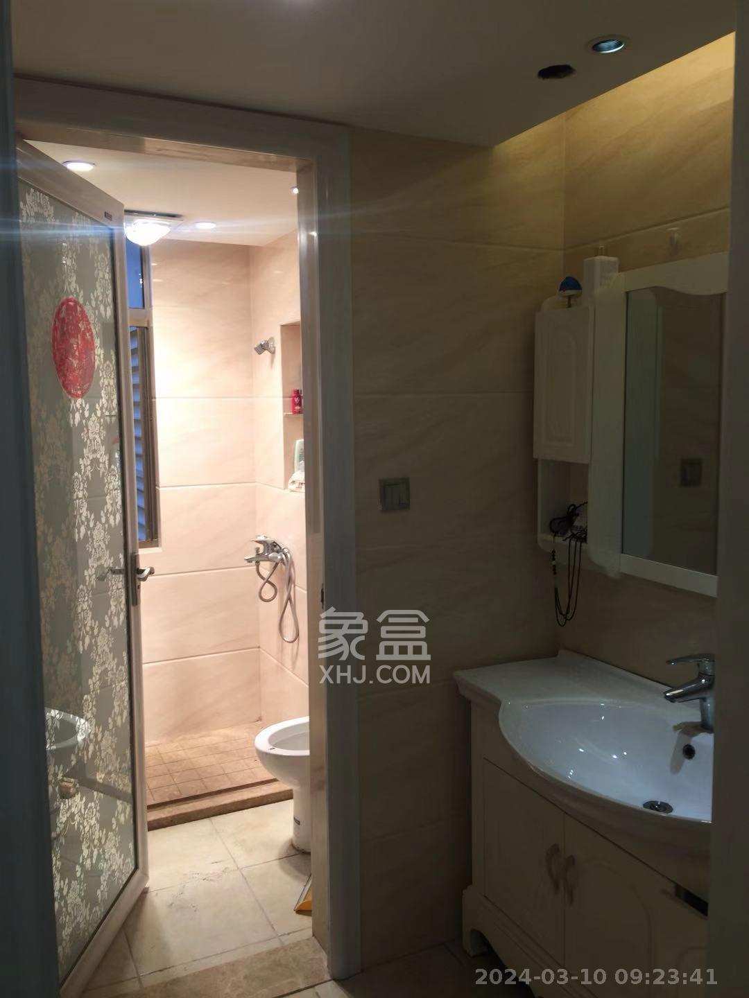 世茂铂翠湾一期  4室2厅2卫    3900.0元/月户型图