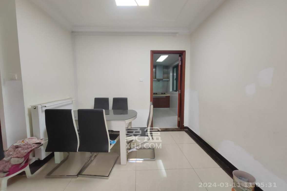 恒大城  4室2厅1卫    2800.0元/月室内图