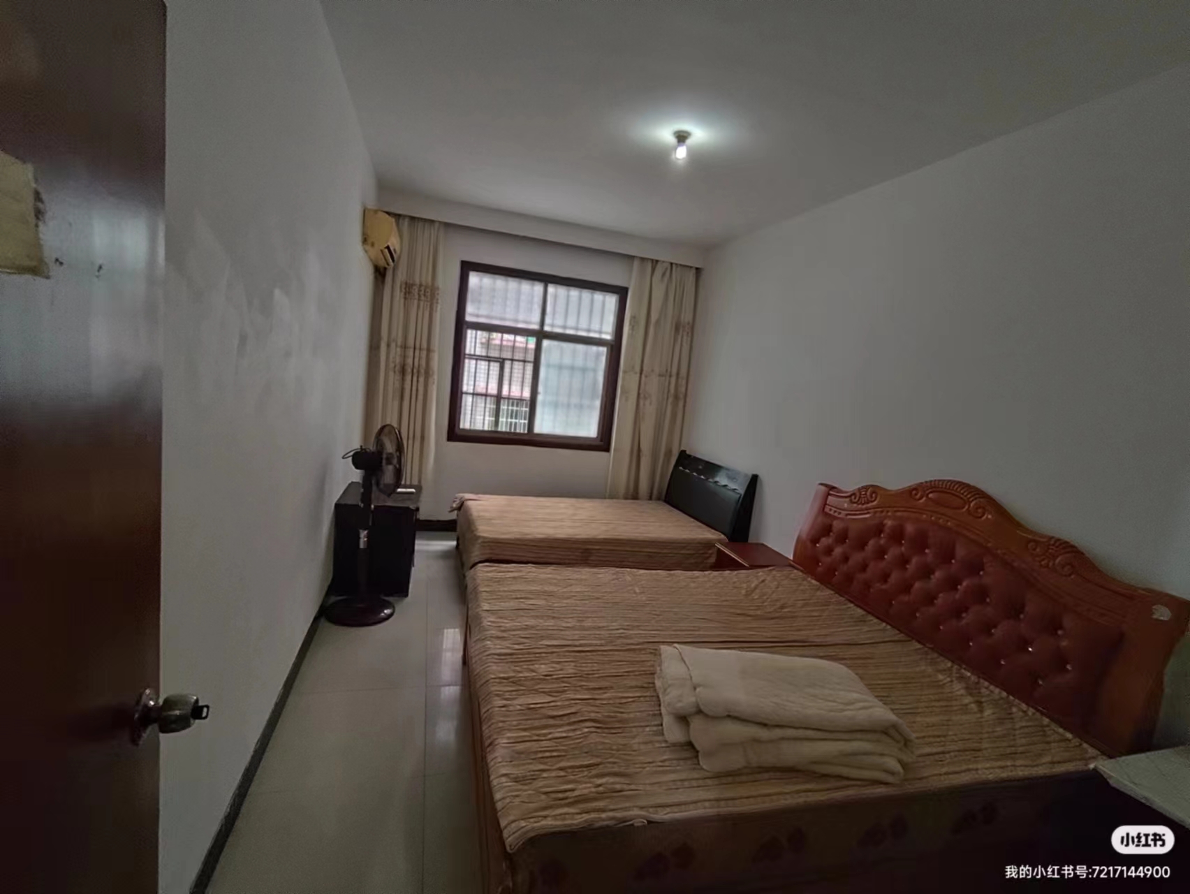 水映豪廷（一，二，三期）  5室1厅2卫    1300.0元/月