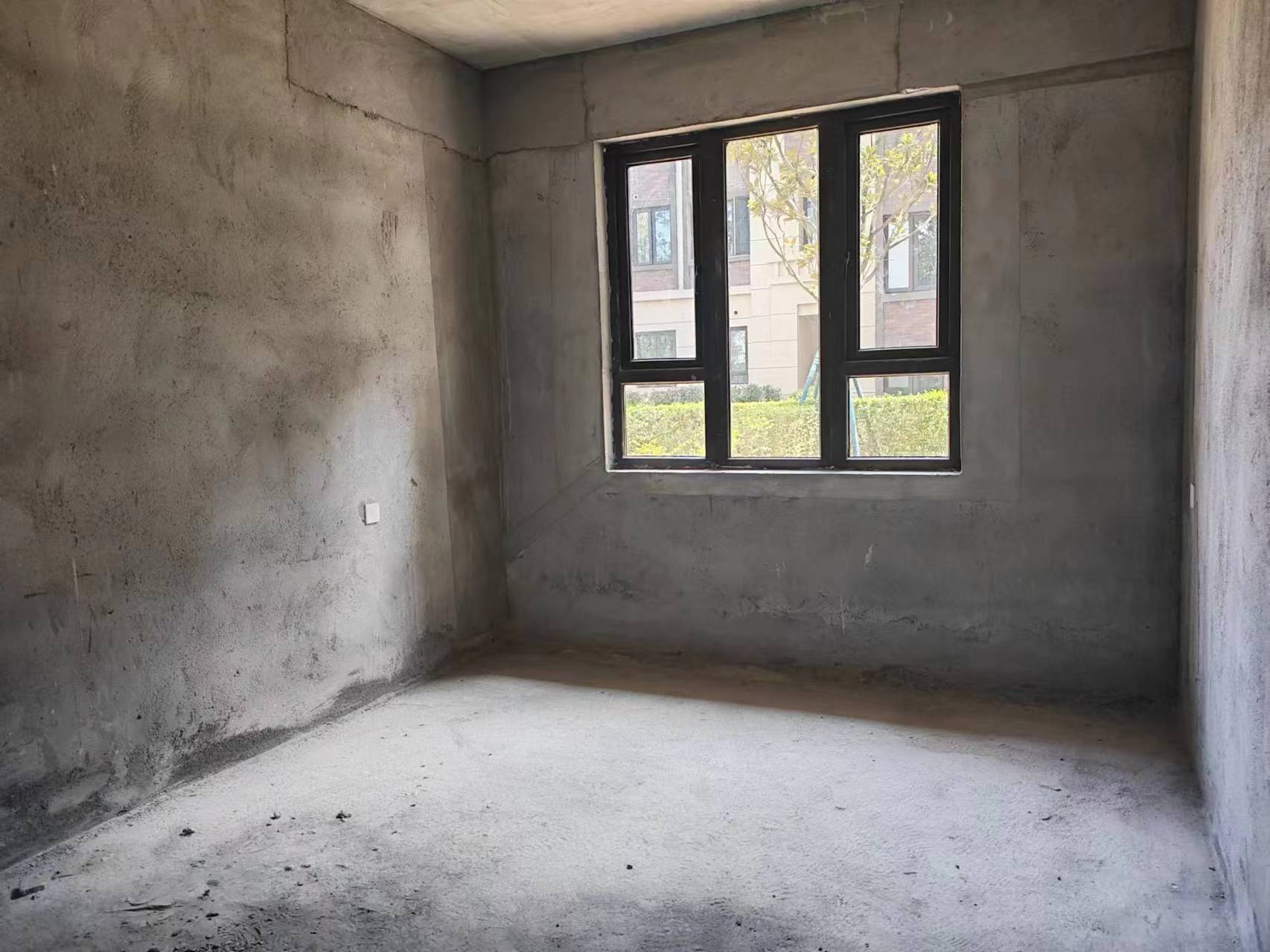 碧桂园翘楚棠  4室3厅3卫    188.0万