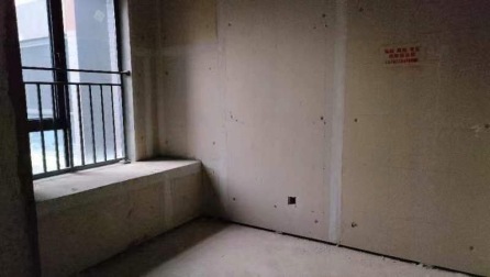 宁邦中心（文华里）  5室2厅2卫   75.80万