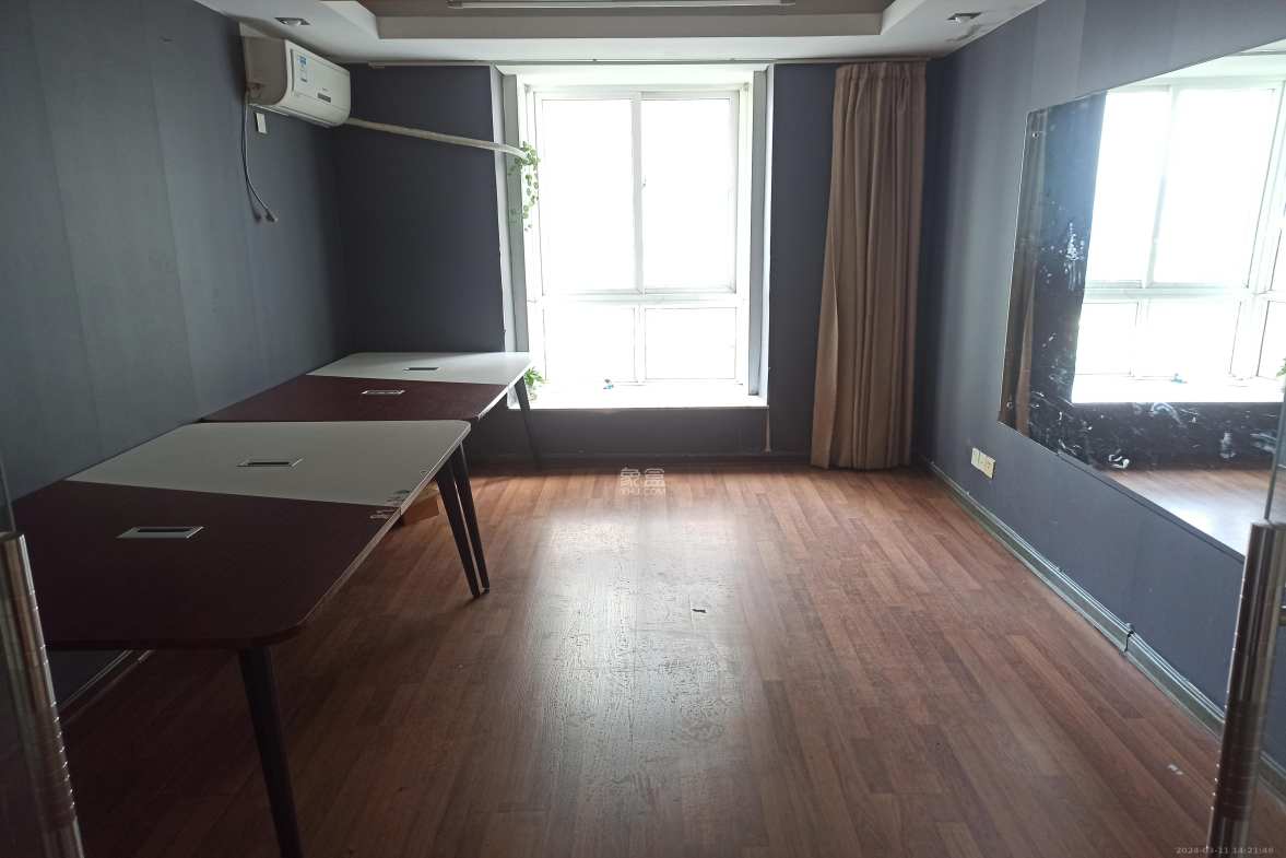 新世纪花苑  3室1厅1卫    5000.0元/月 新世纪花苑  3室1厅1卫    5000.0元/月室内图