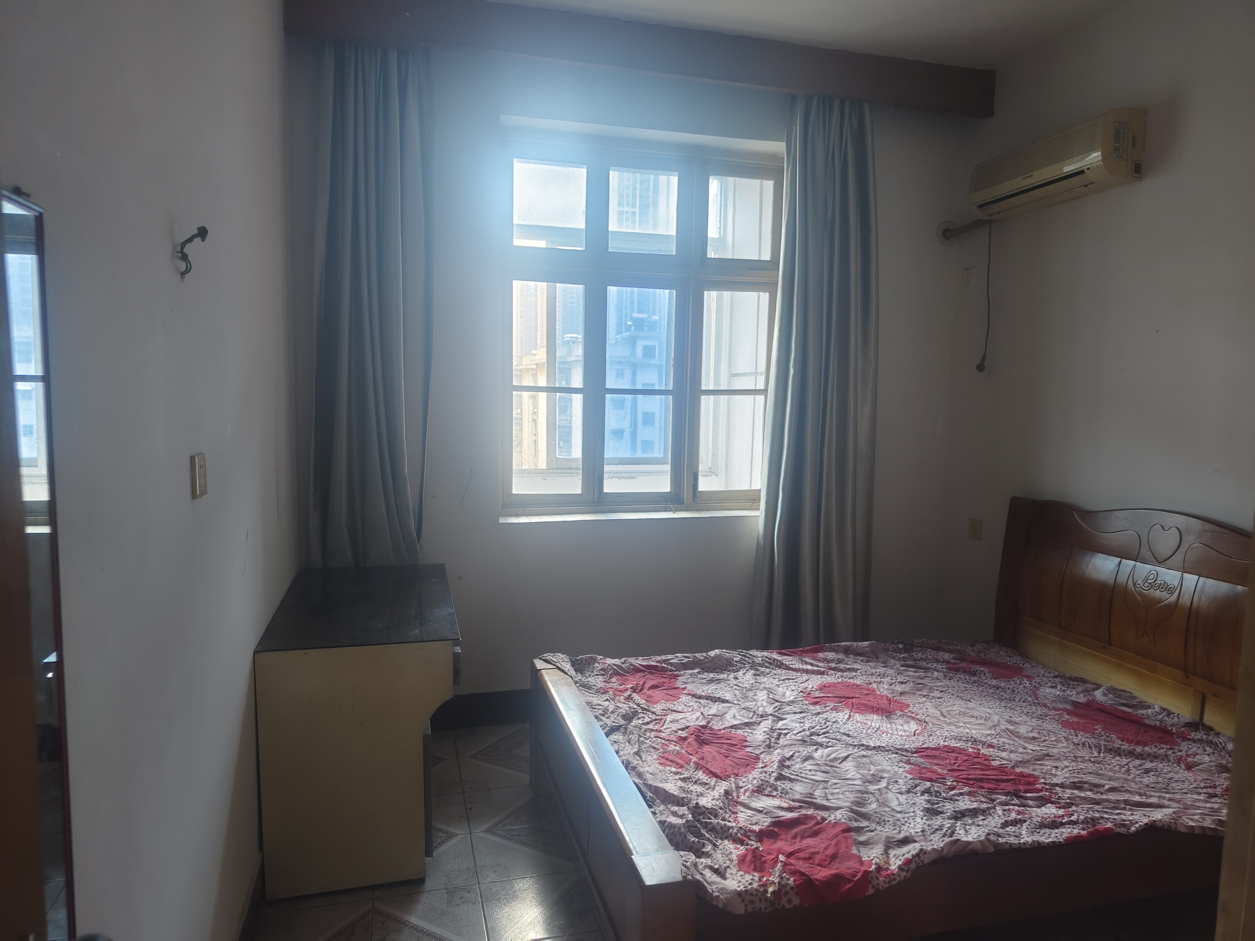 佳宏小区  0室0厅0卫    33.8万