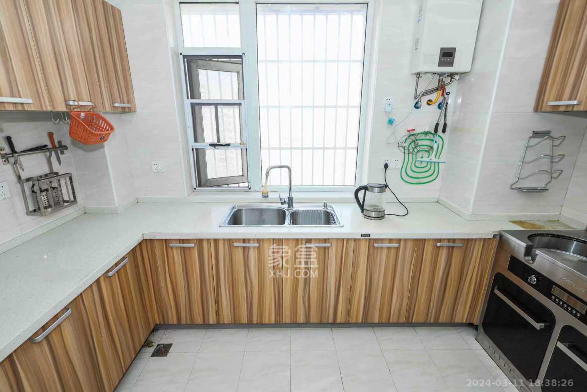 中房F联邦  4室2厅2卫    3800.0元/月 中房F联邦  4室2厅2卫    3800.0元/月小区图