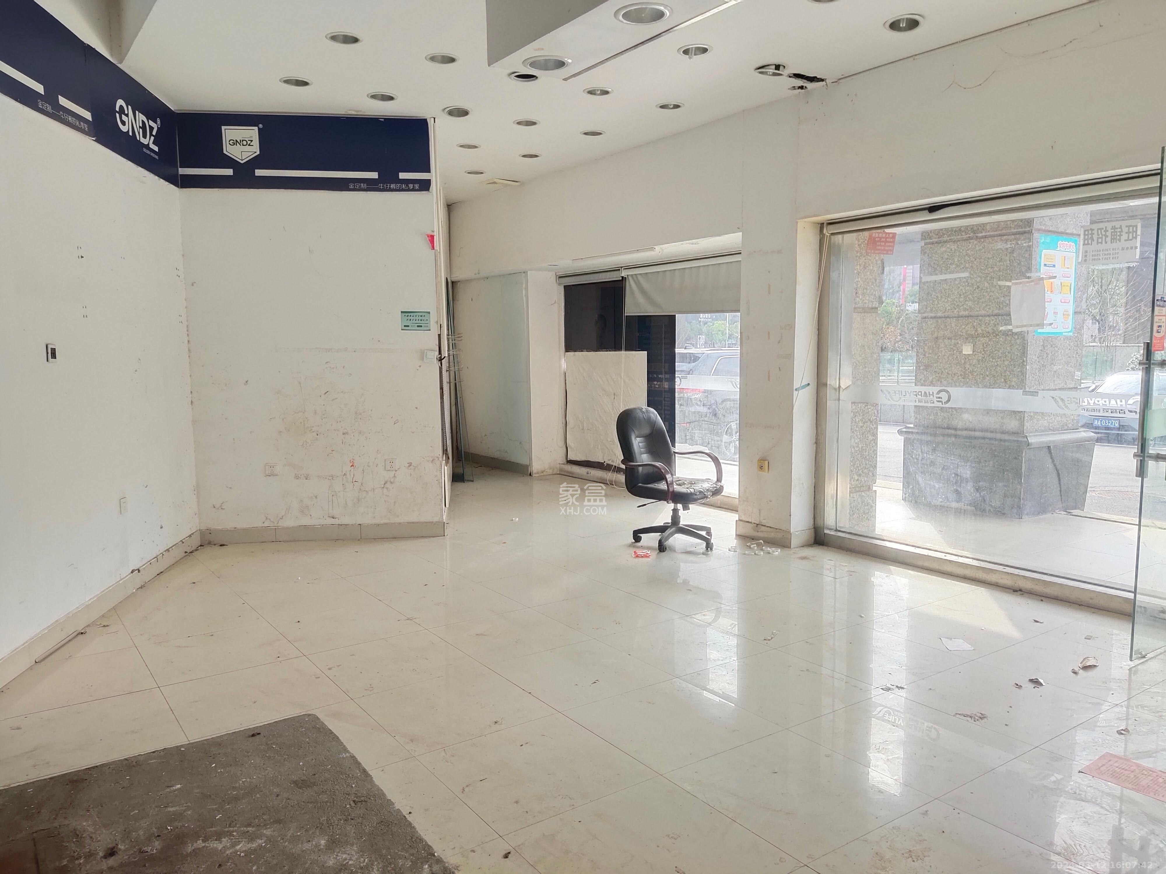 恒大雅苑一期   140.0㎡      14000.0元/月室内图