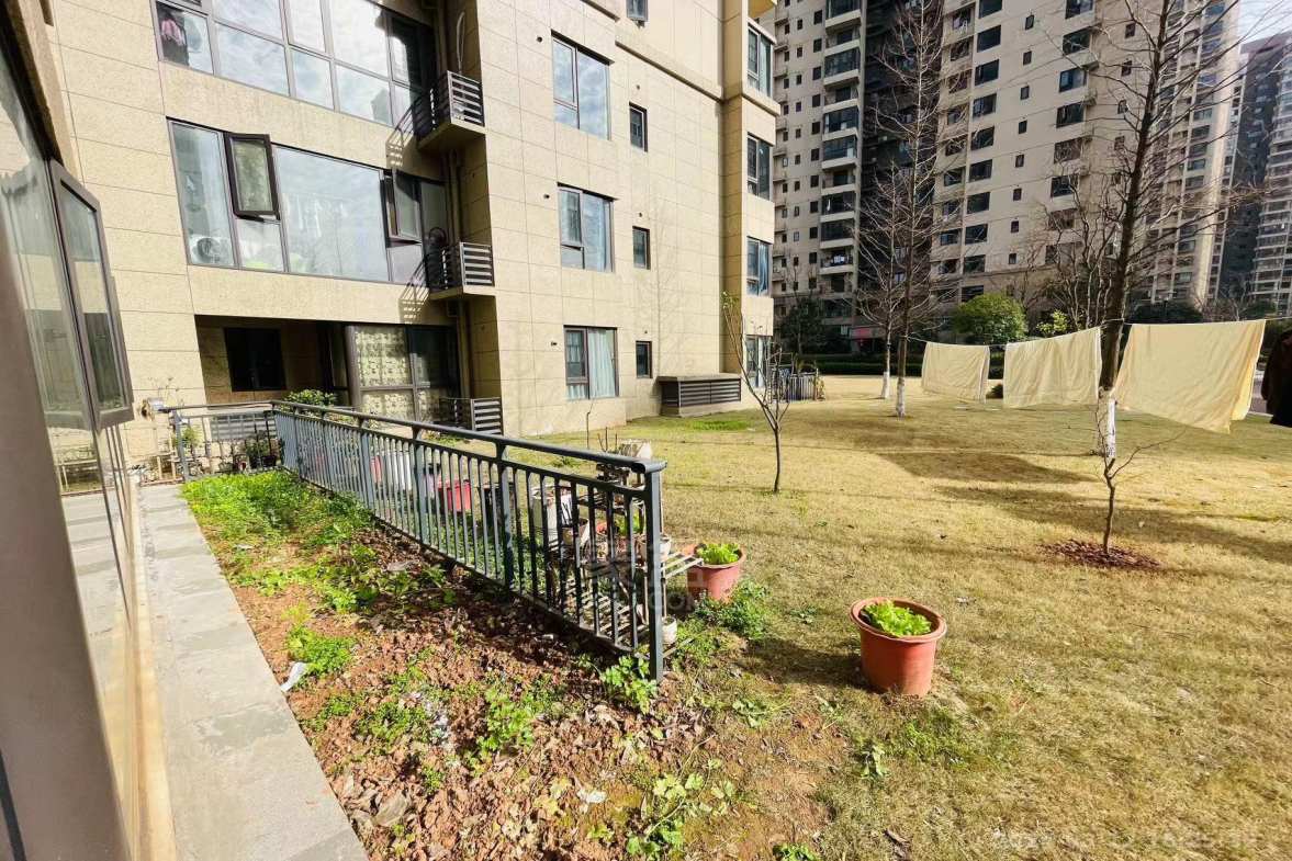 蓝溪谷  4室2厅2卫   2800.00元/月室内图