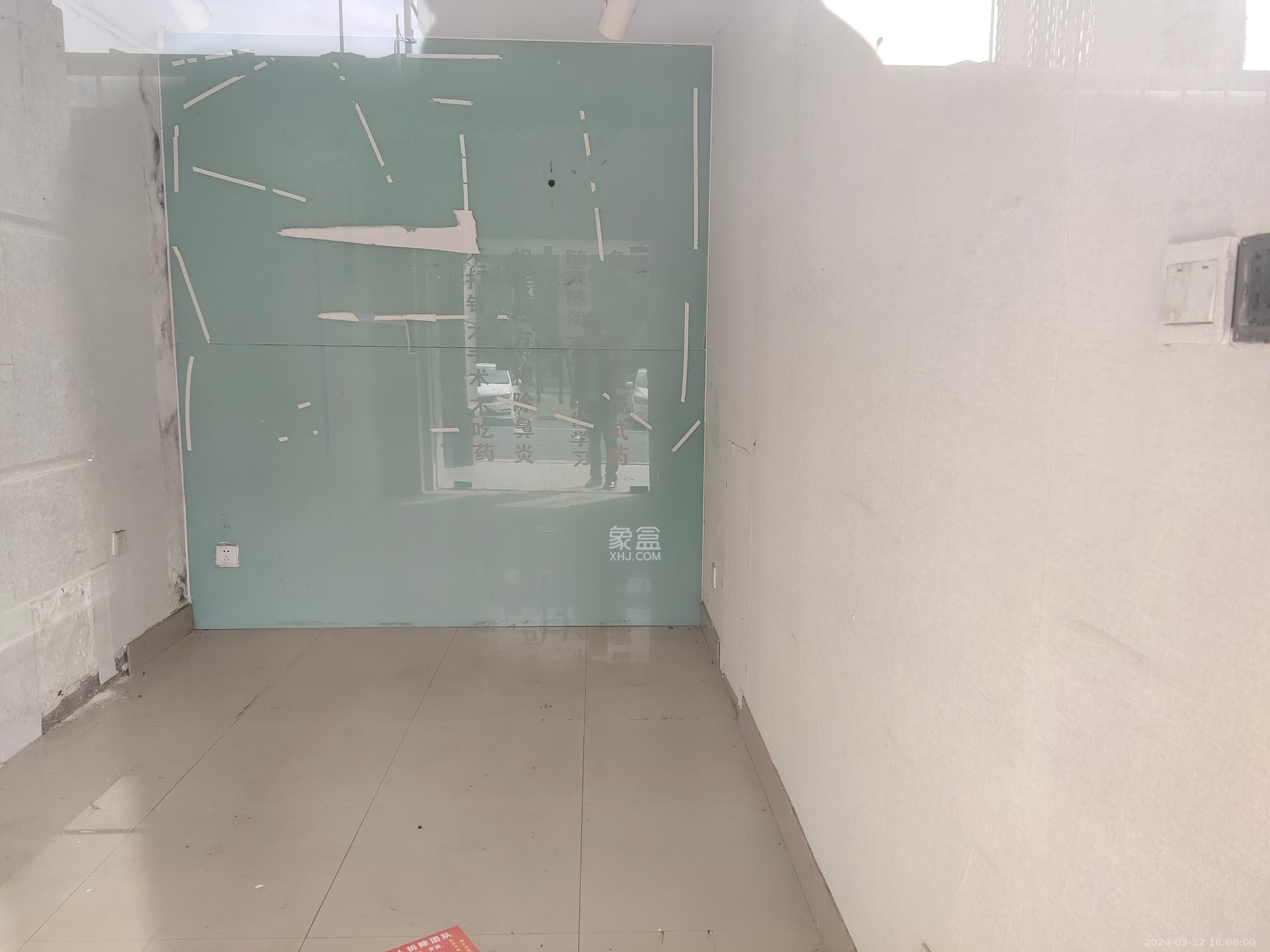 恒大雅苑一期   140.0㎡      14000.0元/月室内图