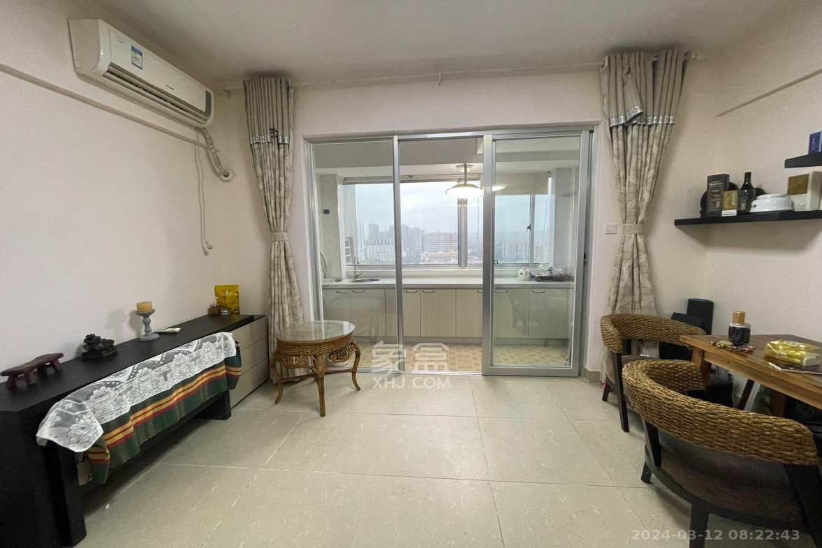 观湖公寓  1室1厅1卫    1800.0元/月室内图