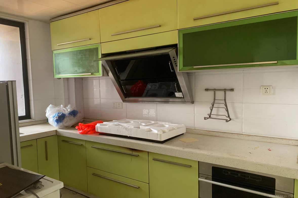 水岸天际(一期、二期) 4室2厅2卫 3200.0元/月 水岸天际(一期、二期) 4室2厅2卫 3200.0元/月室内图