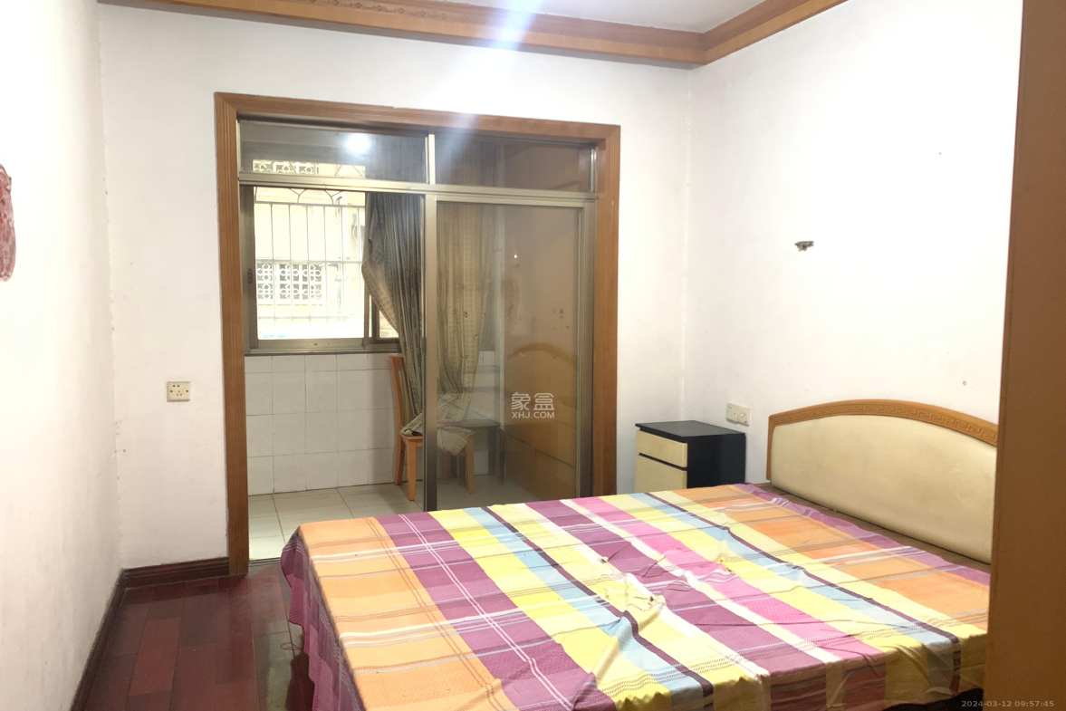湖工家园 3室2厅1卫 2500.0元/月 湖工家园 3室2厅1卫 2500.0元/月室内图