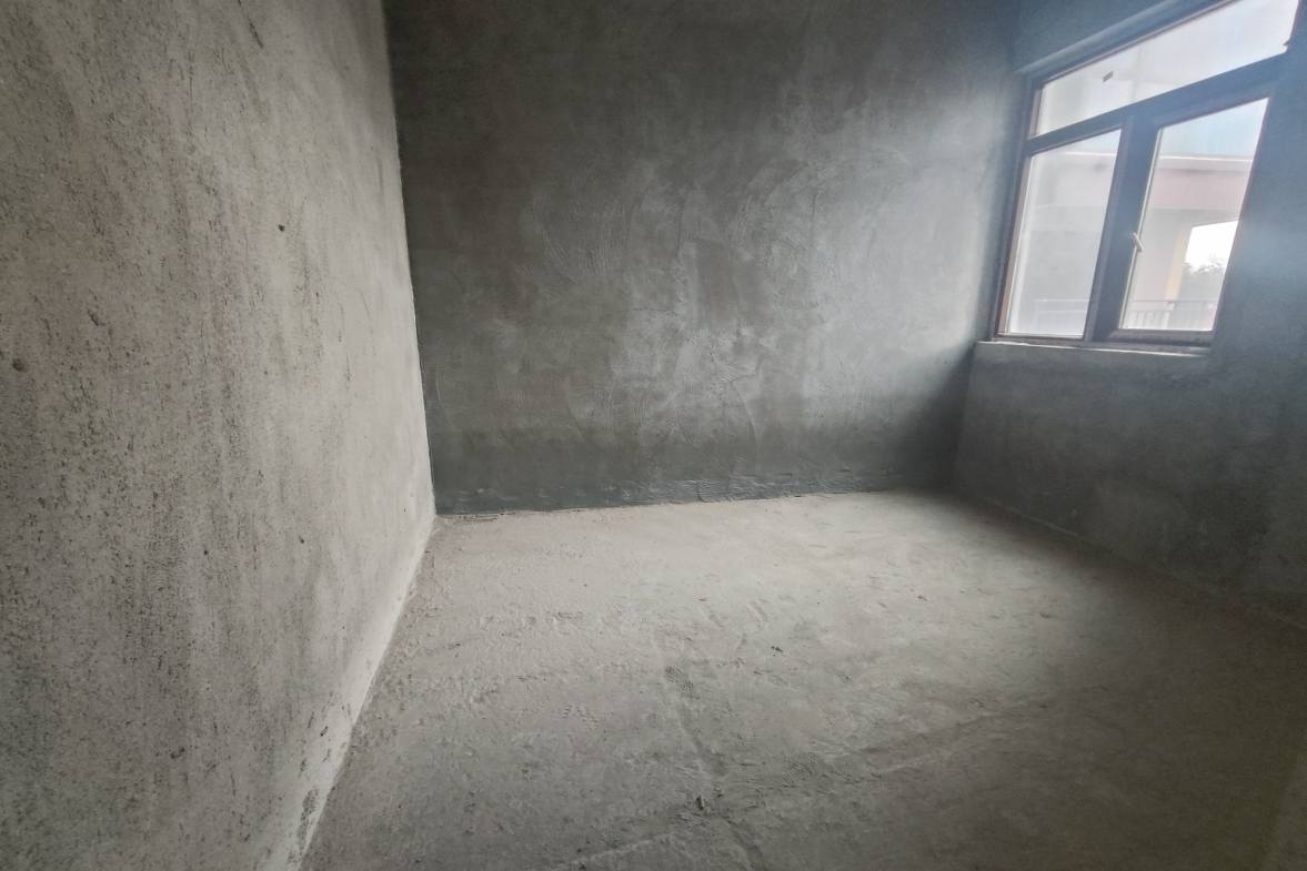 中甸清华园  3室2厅2卫    100.0万客厅