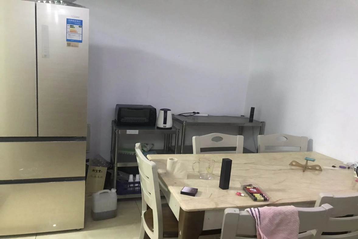 美的城三期  2室2厅1卫   1700.00元/月户型图