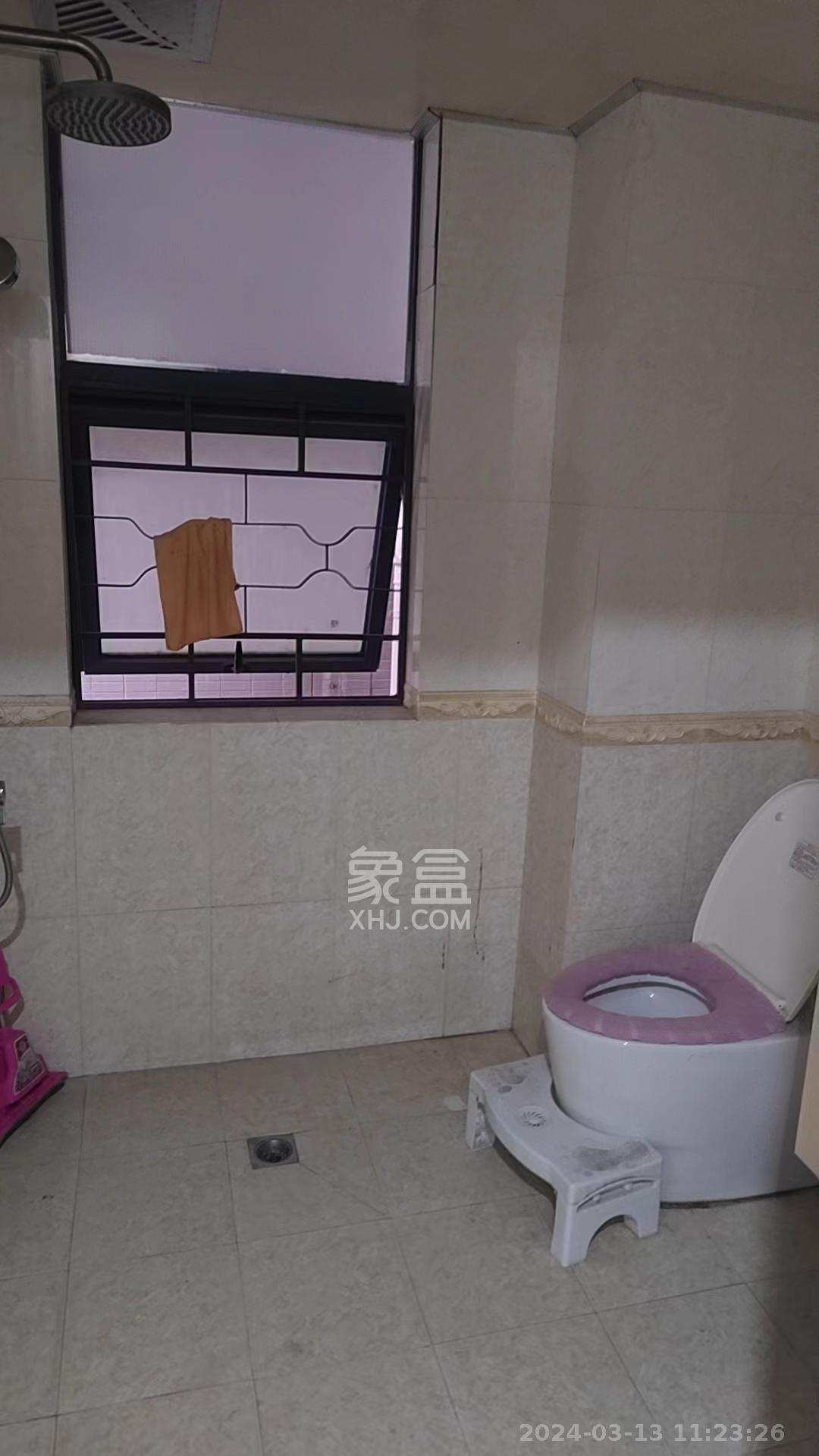 双湾国际(湘江御景花园) 3室2厅2卫 2500.0元/月 双湾国际(湘江御景花园) 3室2厅2卫 2500.0元/月室内图