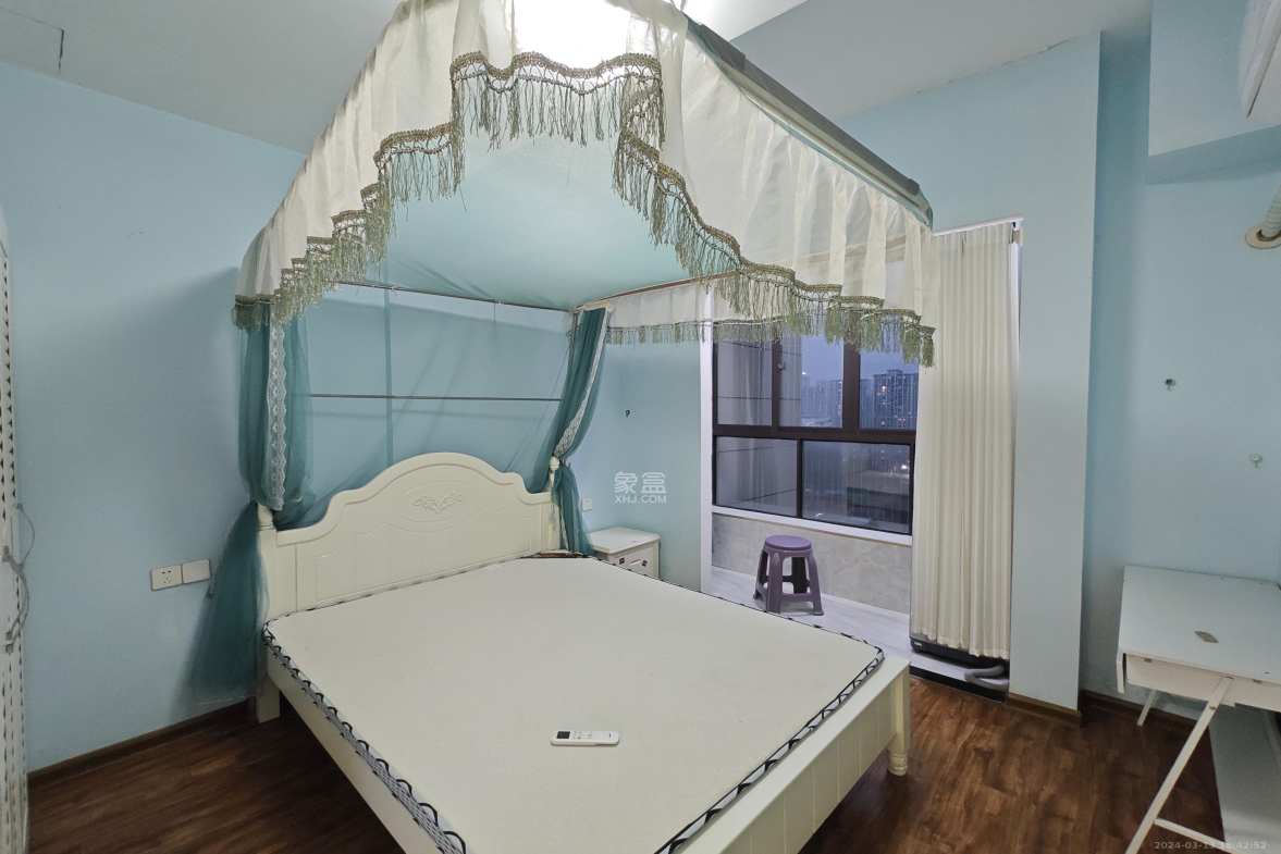 梅溪国际公寓（步步高新天地）  2室1厅1卫   2200.00元/月室内图