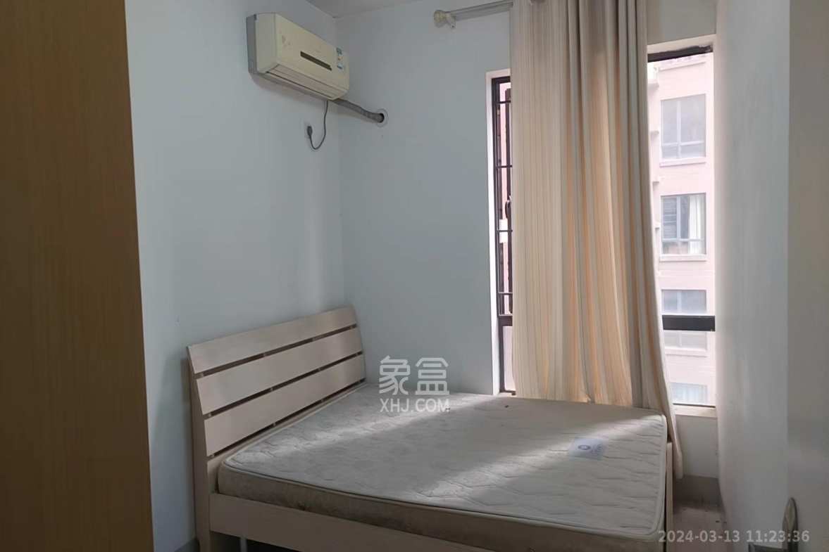 双湾国际(湘江御景花园) 3室2厅2卫 2500.0元/月 双湾国际(湘江御景花园) 3室2厅2卫 2500.0元/月室内图