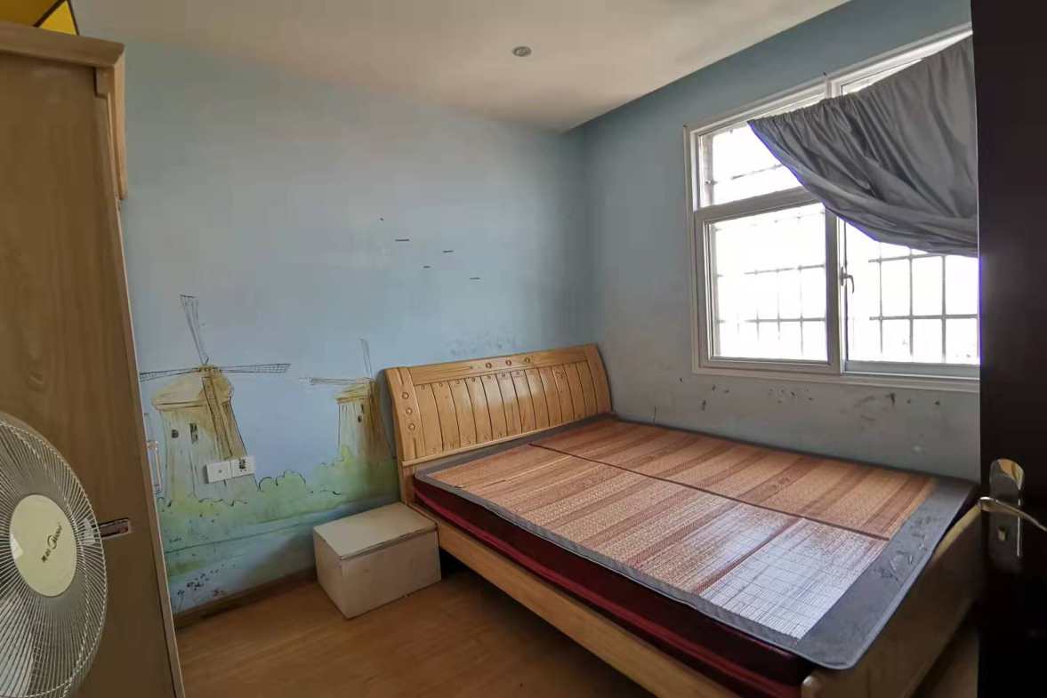 湘中园  1室1厅1卫    36.8万 湘中园  1室1厅1卫    36.8万客厅