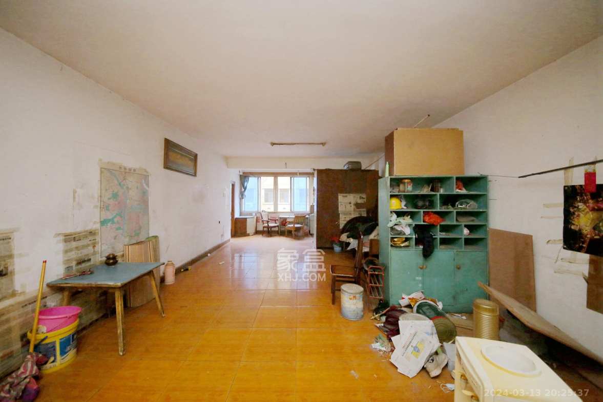 芙蓉区工商局宿舍  3室2厅2卫   1600.00元/月室内图