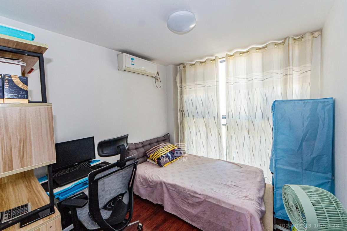 龙湾1号公馆  3室2厅1卫    2700.0元/月室内图1