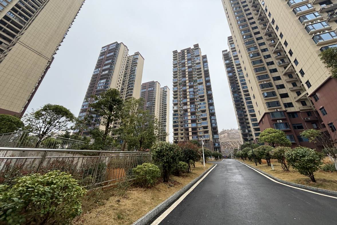 石化大院  3室2厅2卫    78.0万客厅