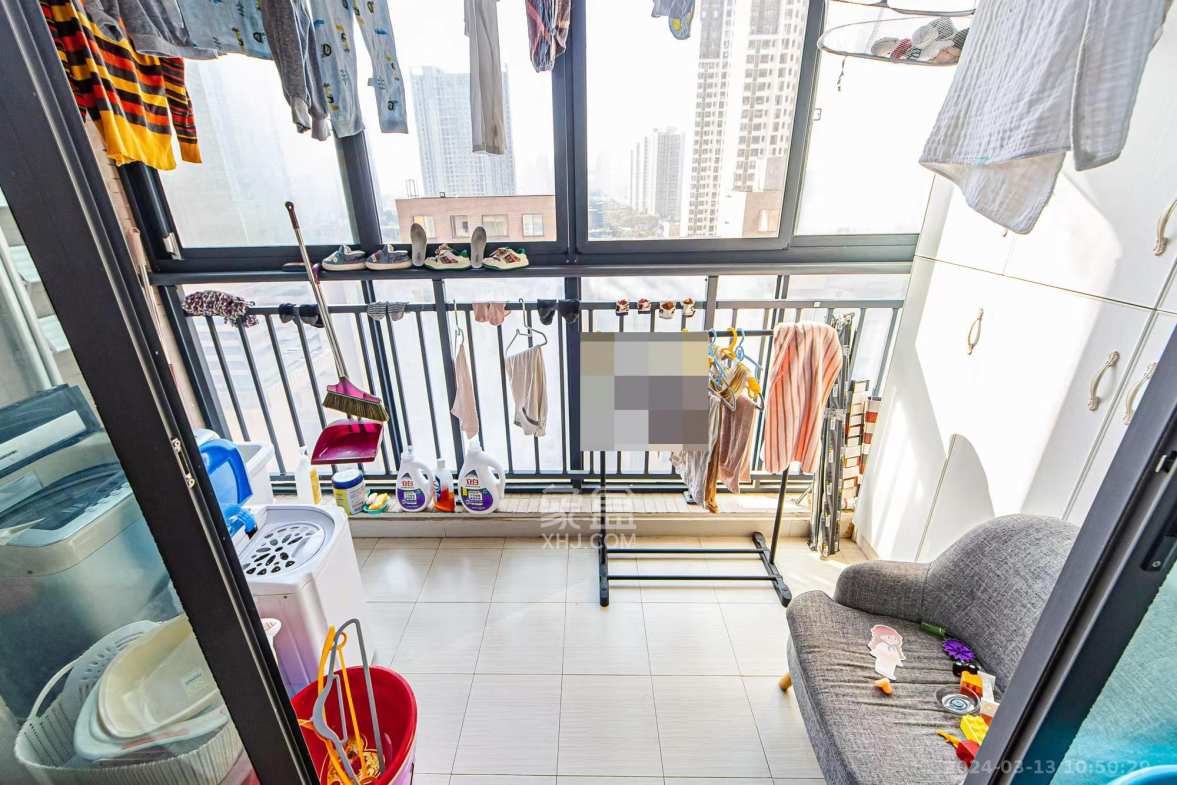 龙湾1号公馆  3室2厅1卫    2700.0元/月室内图