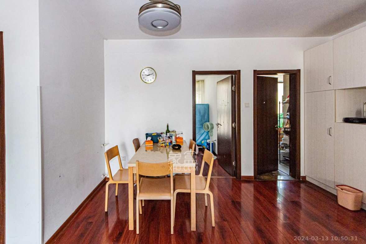 龙湾1号公馆  3室2厅1卫    2700.0元/月室内图