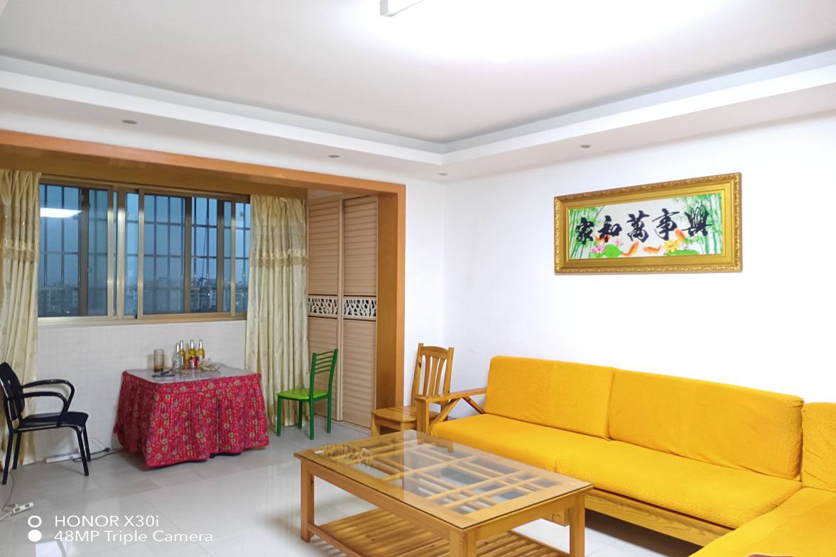 中欧阳光城  3室2厅2卫    70.0万室内图1