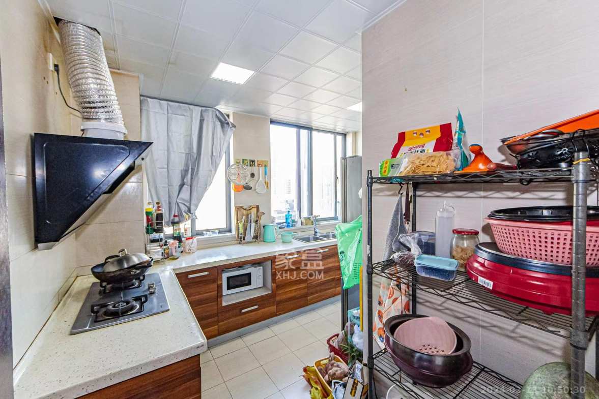 龙湾1号公馆  3室2厅1卫    2700.0元/月室内图