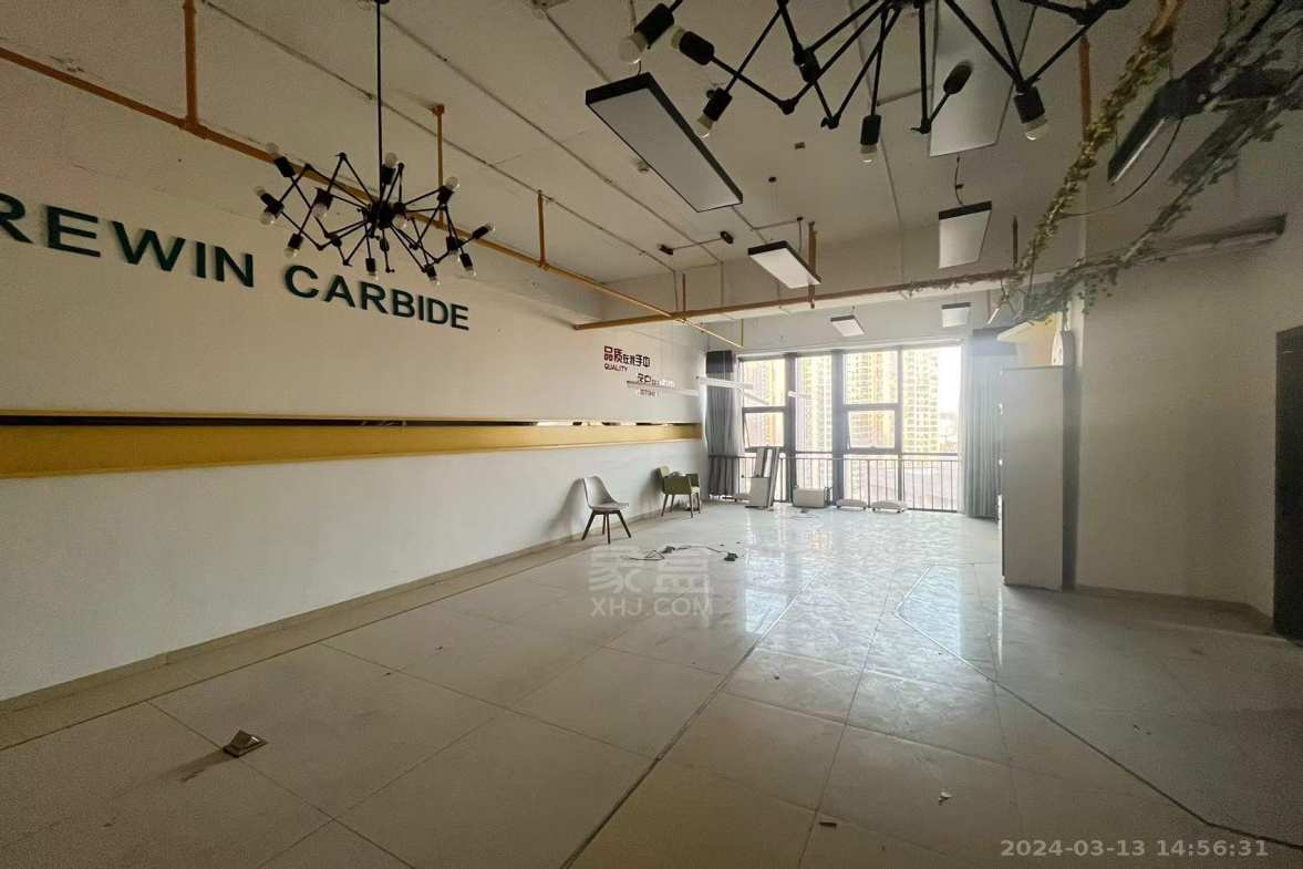 神农文化休闲街（华人街）  1室1厅0卫    3500.0元/月室内图