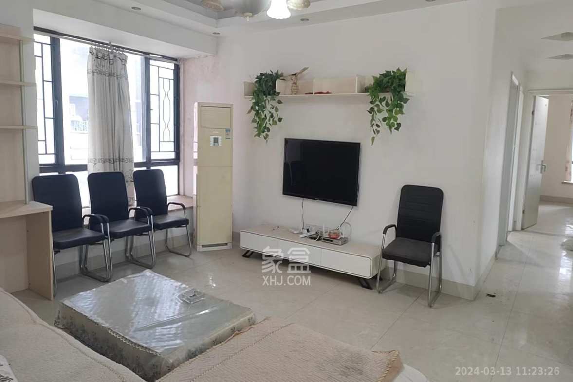 双湾国际(湘江御景花园) 3室2厅2卫 2500.0元/月 双湾国际(湘江御景花园) 3室2厅2卫 2500.0元/月室内图