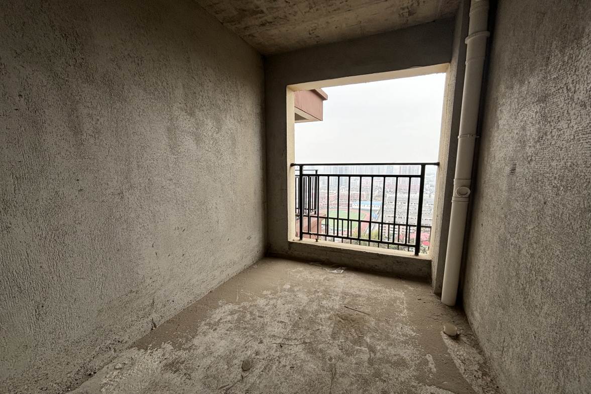 石化大院  3室2厅2卫    78.0万客厅