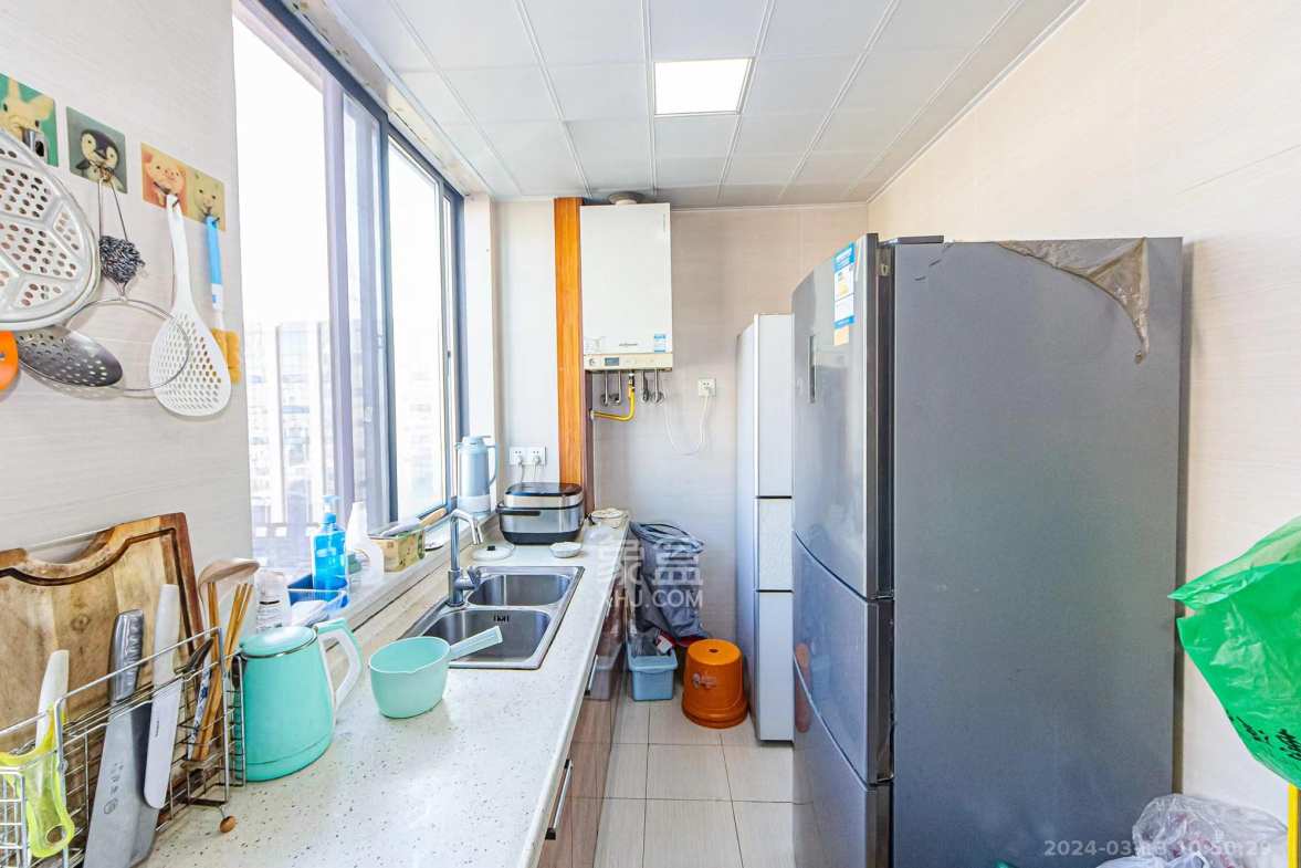 龙湾1号公馆  3室2厅1卫    2700.0元/月室内图