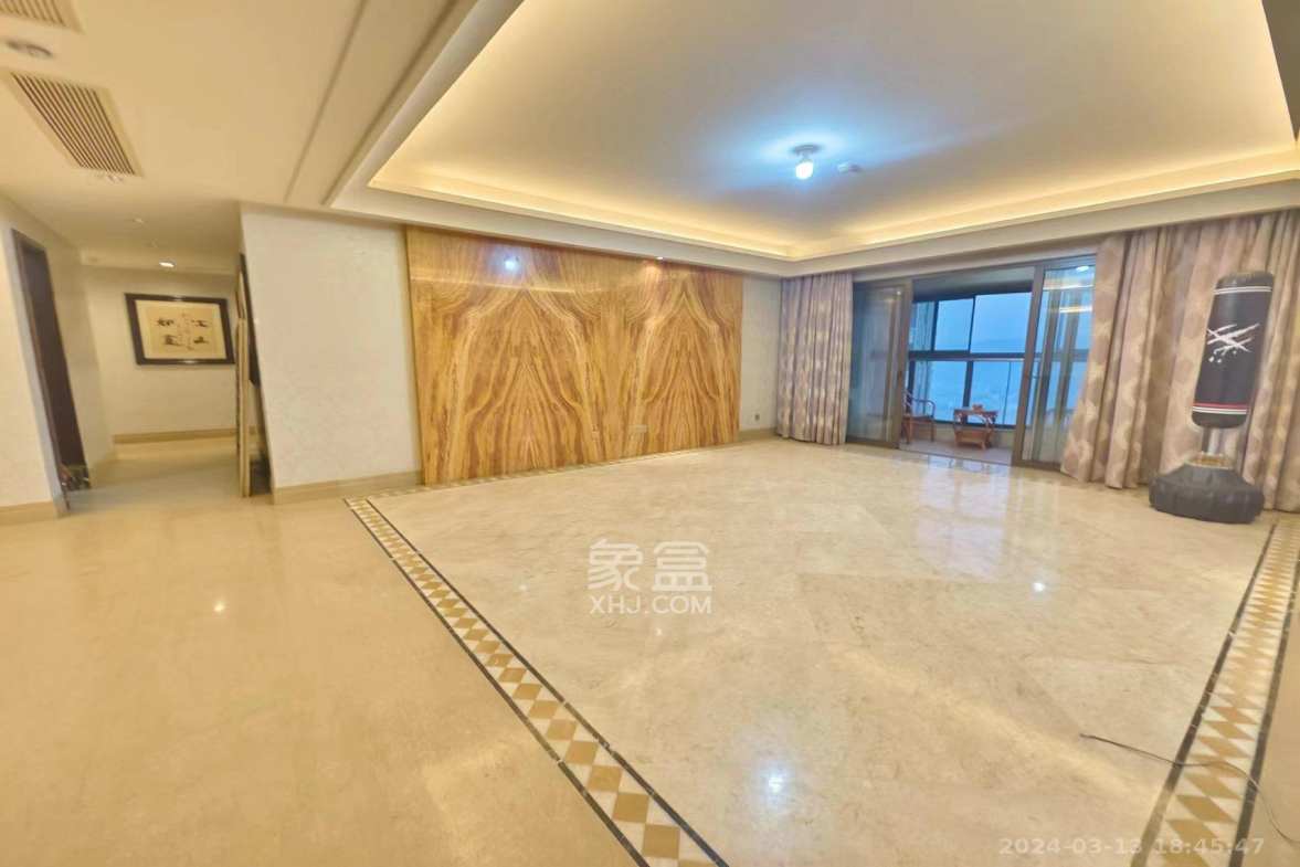 华远华中心  4室2厅1卫   8800.00元/月室内图