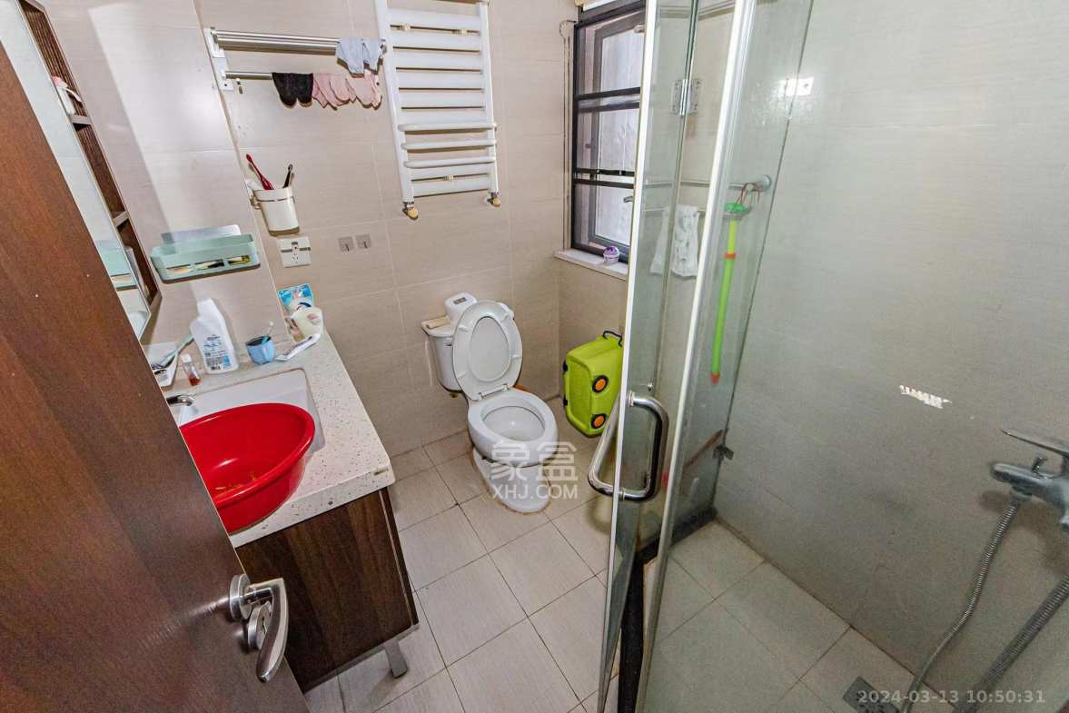 龙湾1号公馆  3室2厅1卫    2700.0元/月室内图