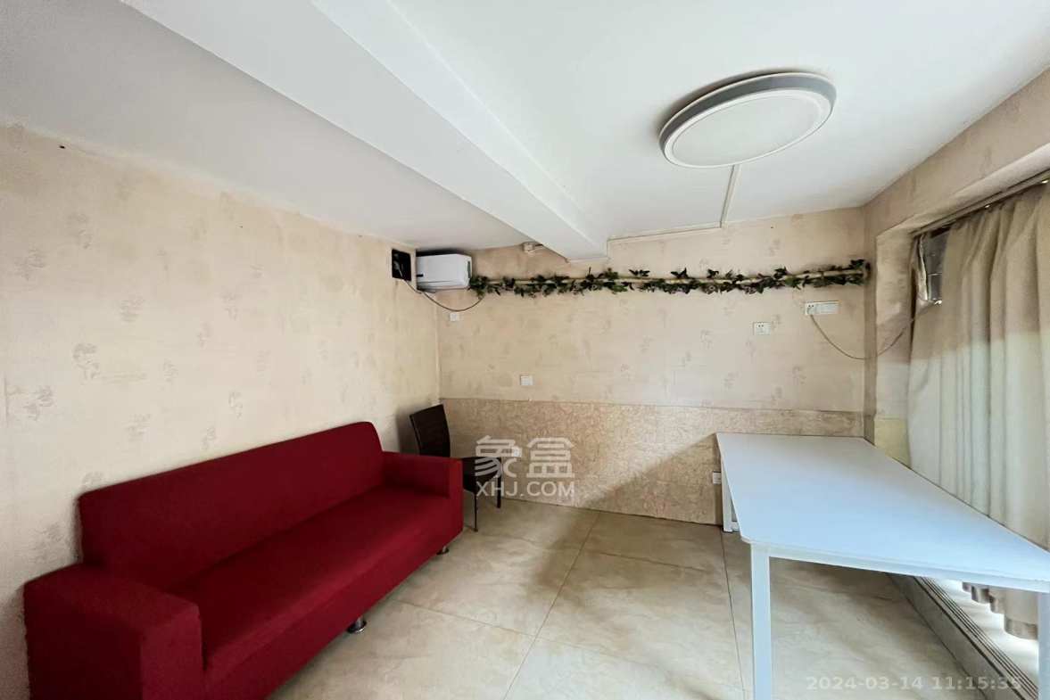 金峰小区北院(七里营社区)  1室1厅1卫    2000.0元/月 金峰小区北院(七里营社区)  1室1厅1卫    2000.0元/月室内图