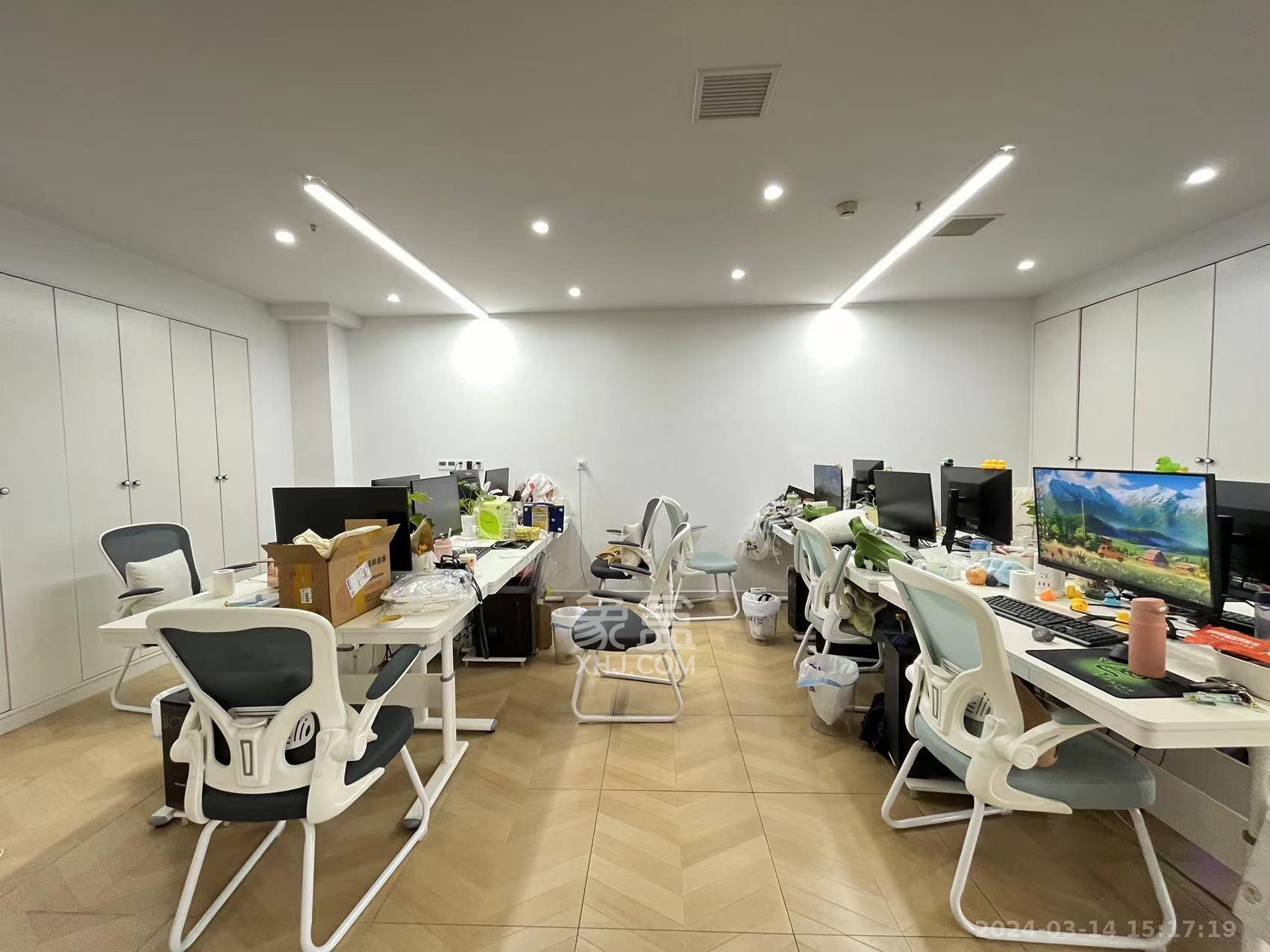 天祥水晶湾   123.0㎡      7000.0元/月室内图