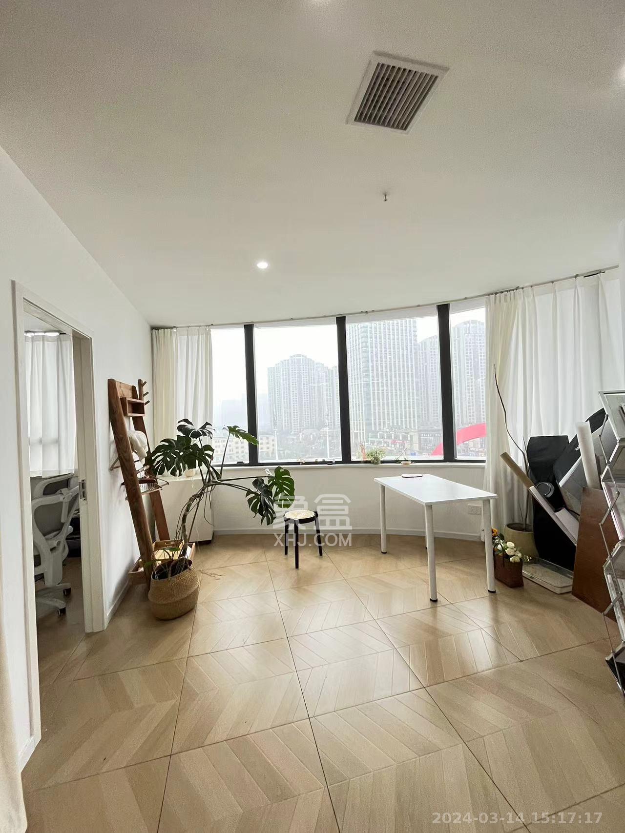 天祥水晶湾   123.0㎡      7000.0元/月室内图